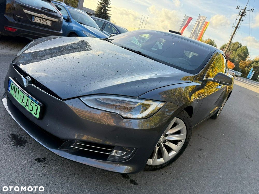 Tesla Model S - 1