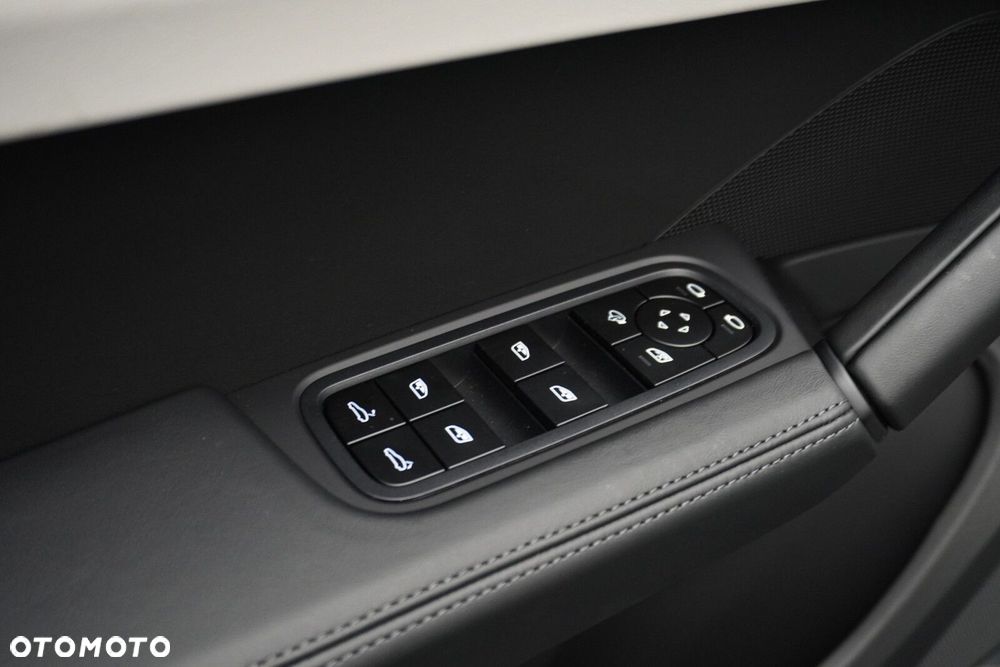 Porsche Cayenne - 16