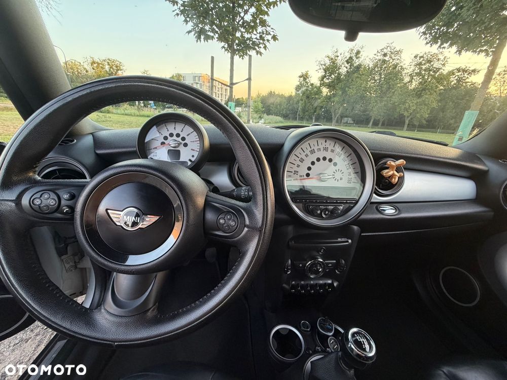 MINI Cooper Standard - 8