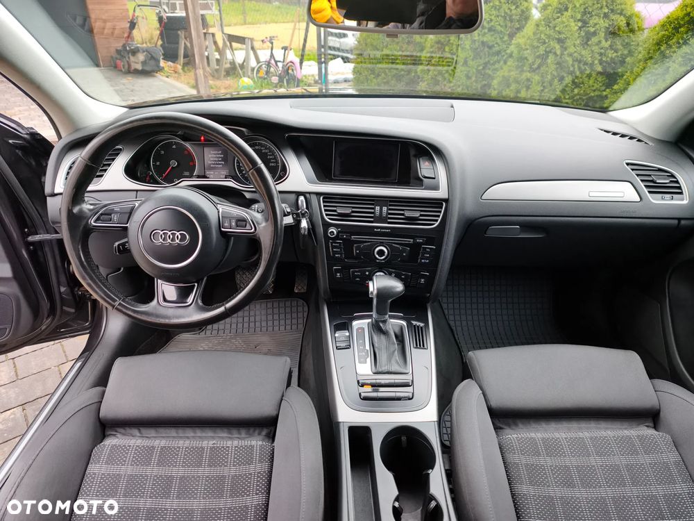 Audi A4 Avant 2.0 TDI DPF quattro S tronic Attraction - 11