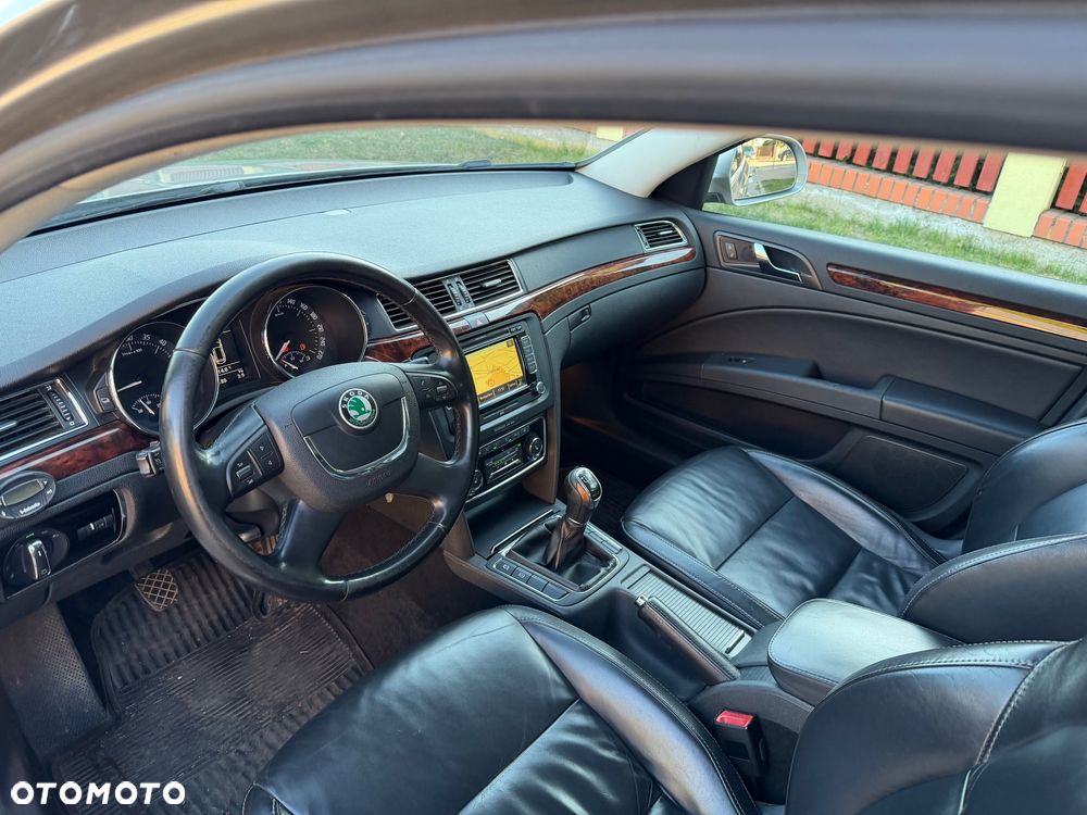 Skoda Superb 2.0 TDI 4x4 Exclusive - 31