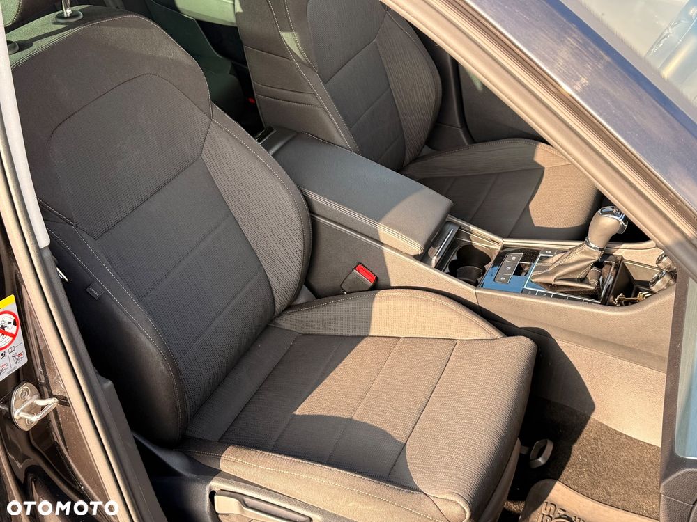 Skoda Superb 2.0 TDI SCR Sportline DSG - 6