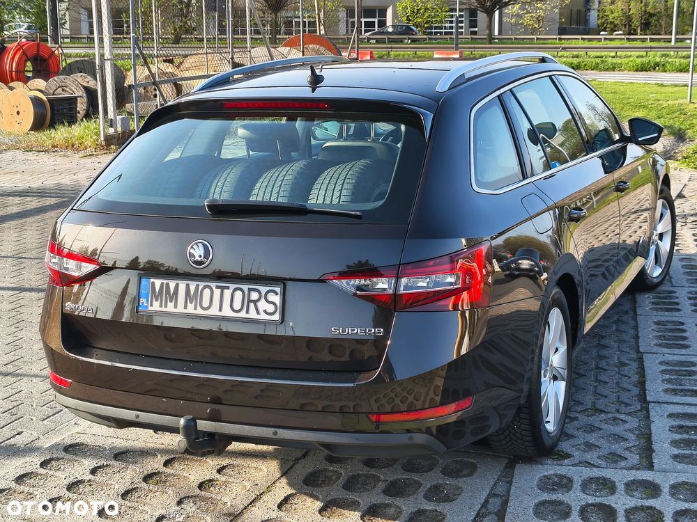 Skoda Superb 2.0 TDI Style - 9