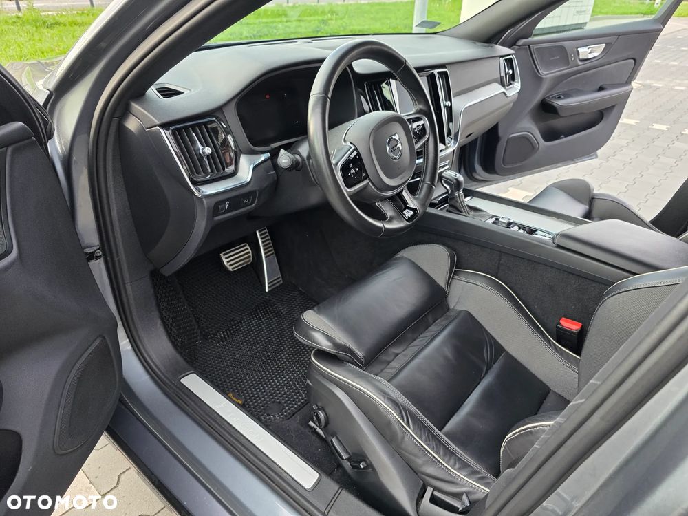 Volvo S60 T4 R-Design - 11