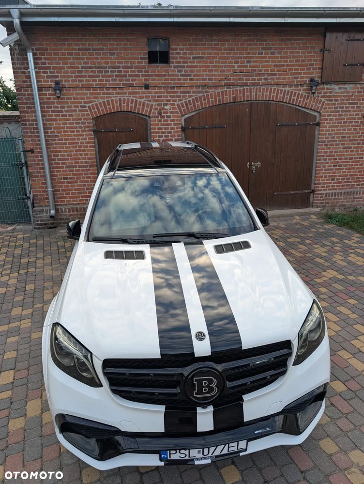 Mercedes-Benz GLS - 12
