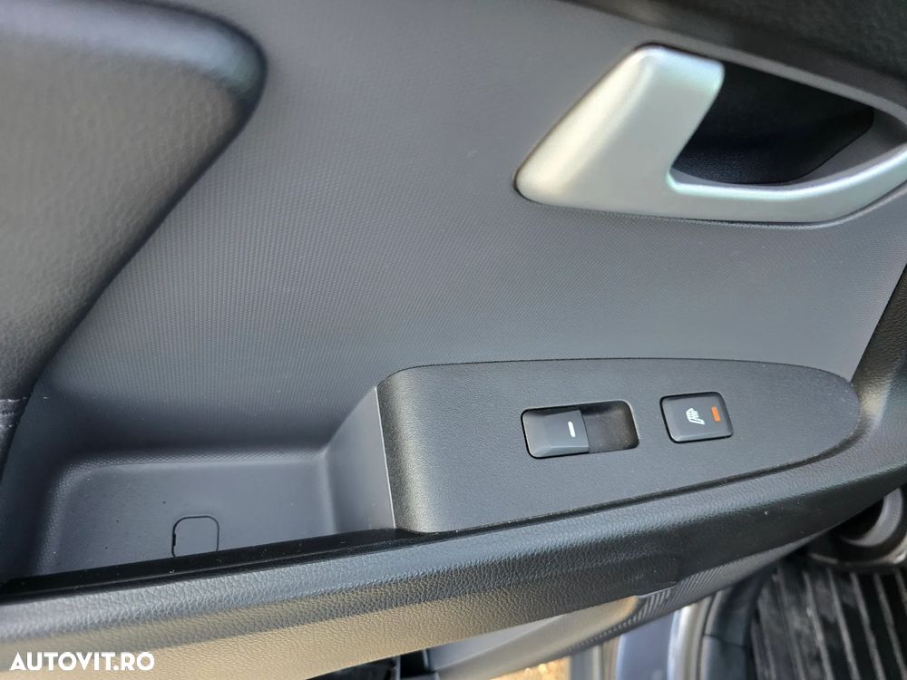 Kia Sportage 2.0 CRDI 4WD Automatik Spirit - 24