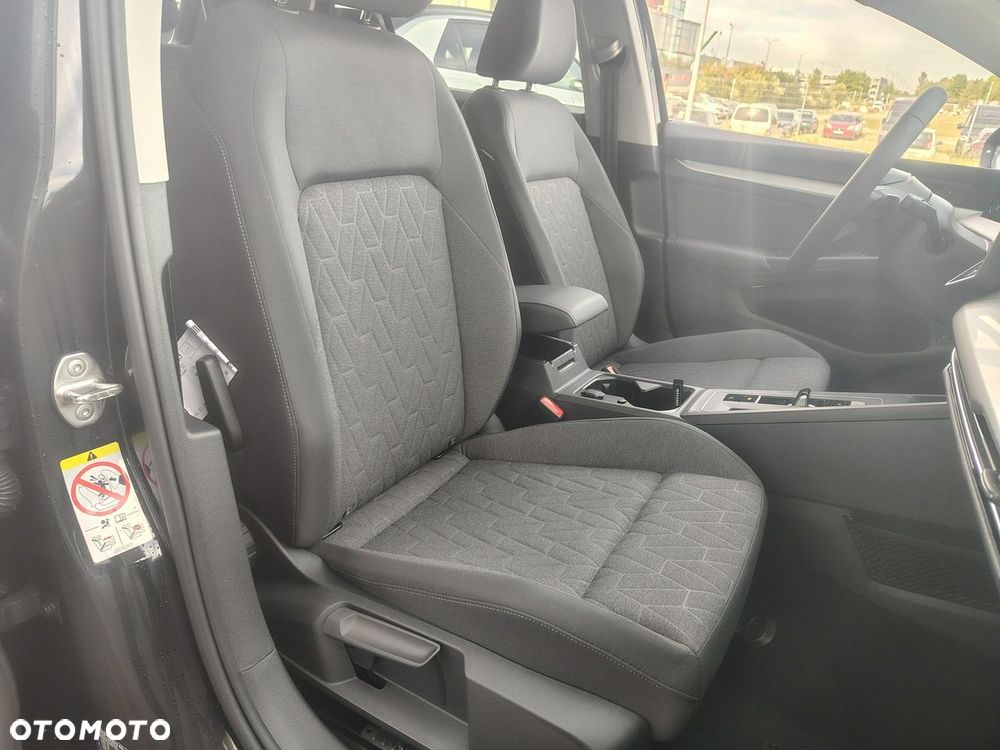 Volkswagen Golf - 10