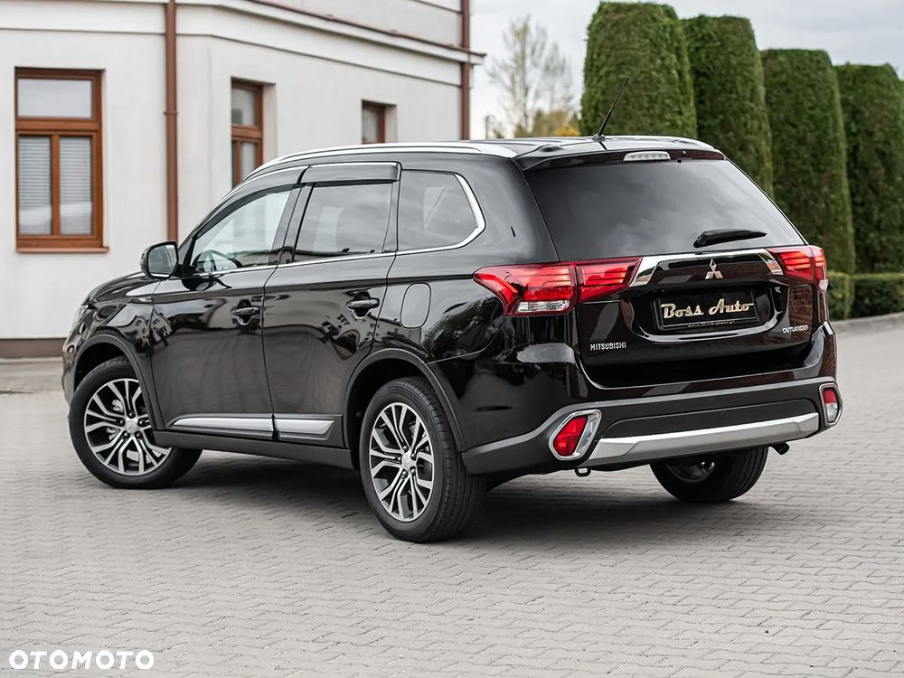 Mitsubishi Outlander 2.2 DI-D 4WD Automatik Diamant Edition - 10