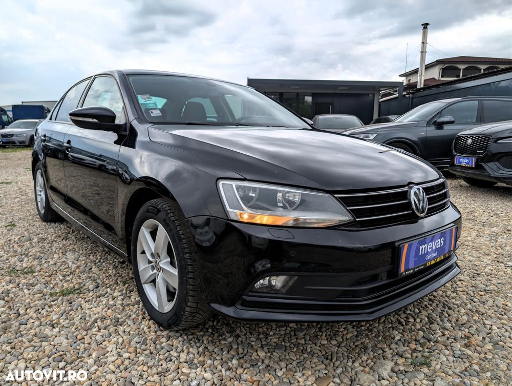 Volkswagen Jetta 2.0 TDI DSG Comfortline - 4