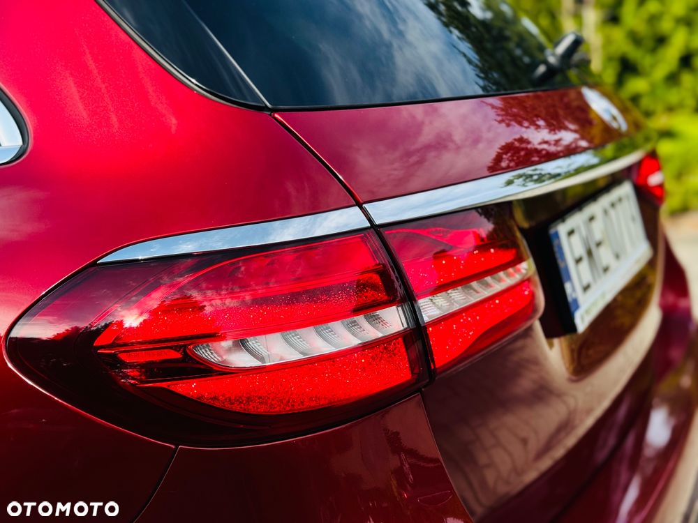 Mercedes-Benz Klasa E 220 d T 9G-TRONIC Exclusive - 20