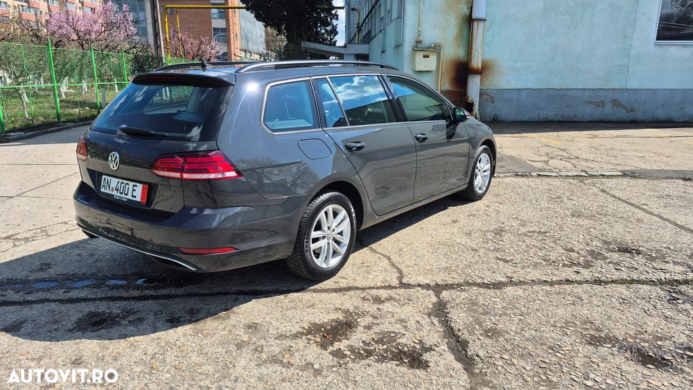 Volkswagen Golf - 5