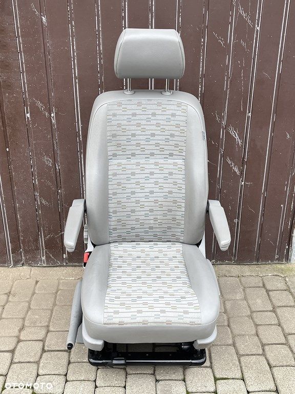 FOTEL LEWY KIEROWCY PRZÓD PRZEDNI PALACE PLACE AIRBAG PODŁOKIETNIK PODGRZEWANY VW T5 LIFT T6 CARAVELLE DOKA TRANSPORTER EU - 1