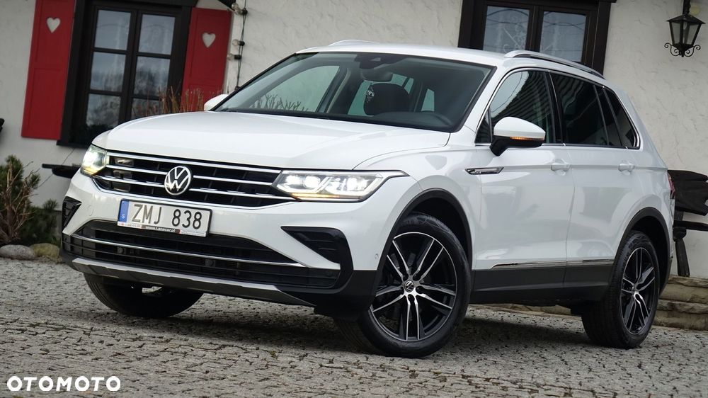 Volkswagen Tiguan - 1