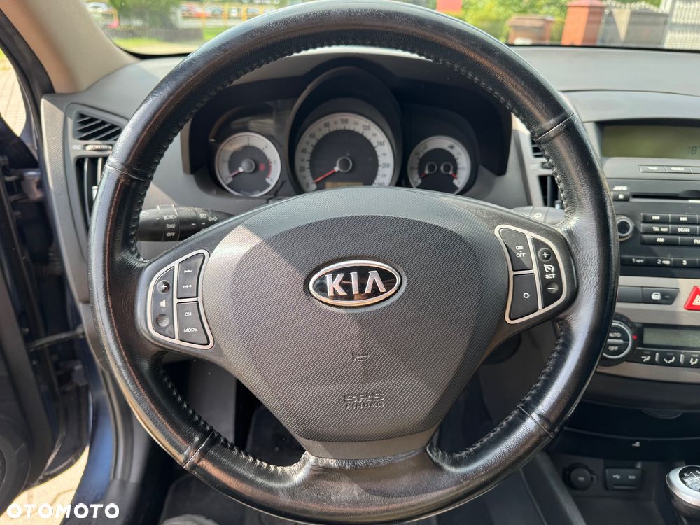 Kia Ceed - 11