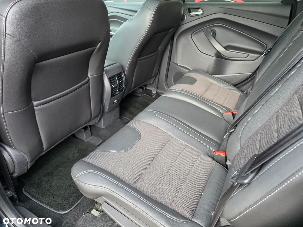 Ford Kuga 2.0 TDCi 2x4 Titanium - 14