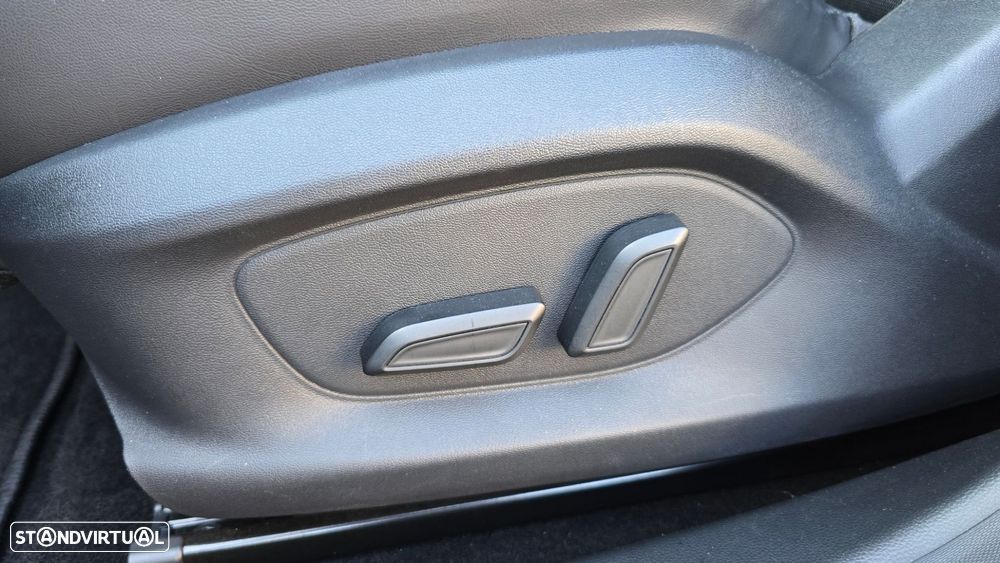 MG MG4 64 kWh Luxury - 44