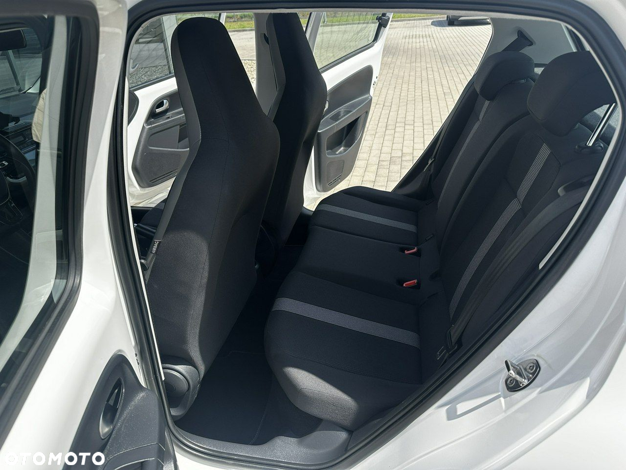 Volkswagen up! TSI high - 13