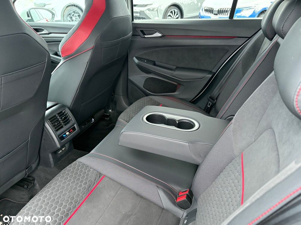 Volkswagen Golf - 16