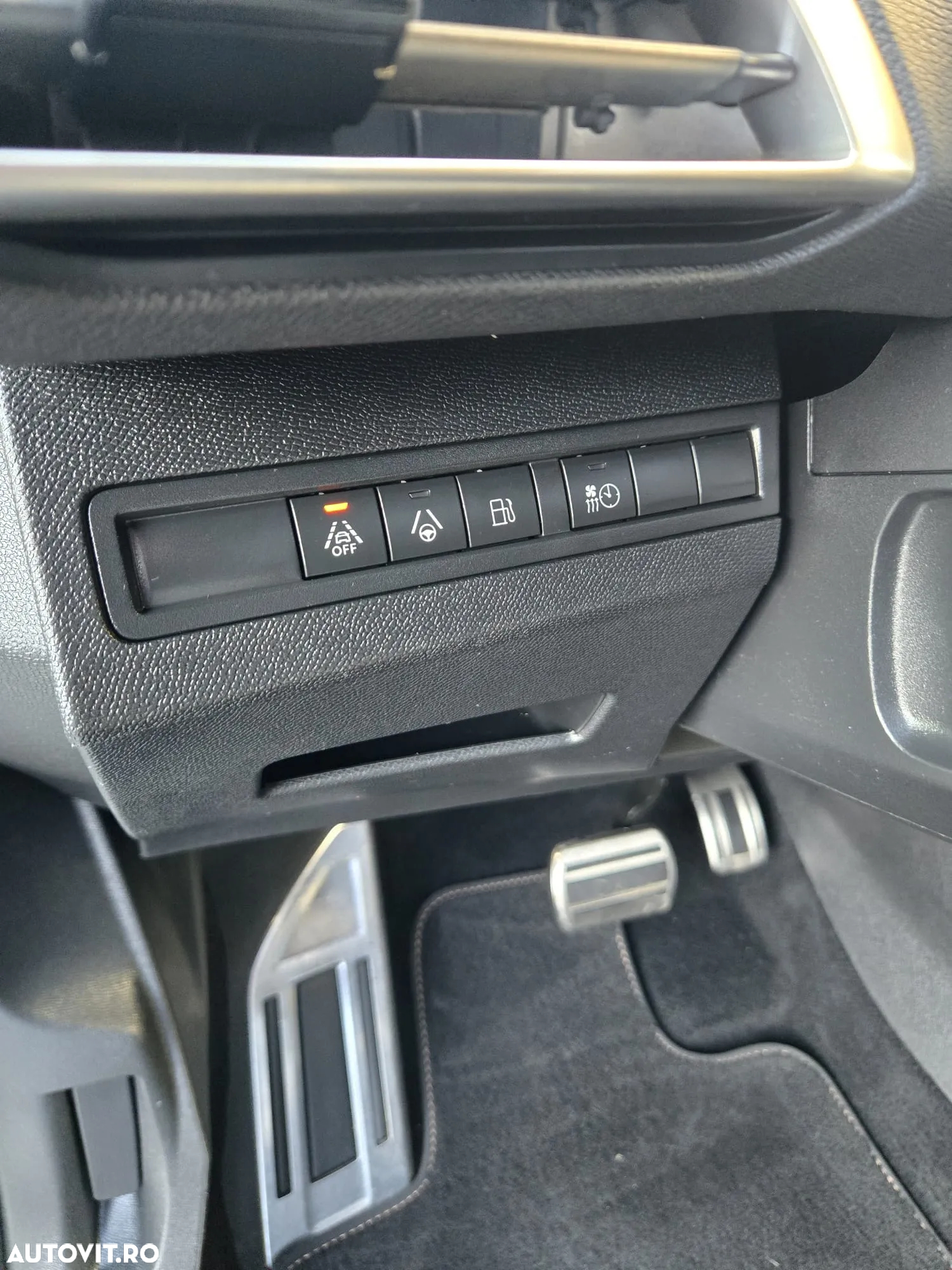 Peugeot 3008 Hybrid4 300 e-EAT8 GT Pack - 16