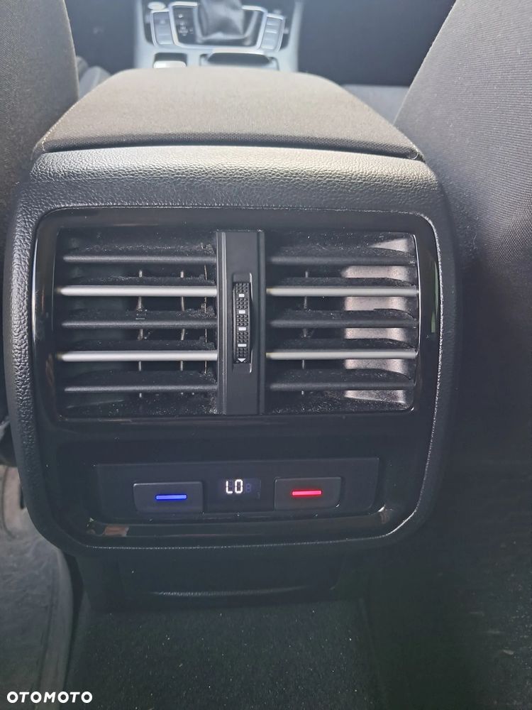 Volkswagen Passat - 27