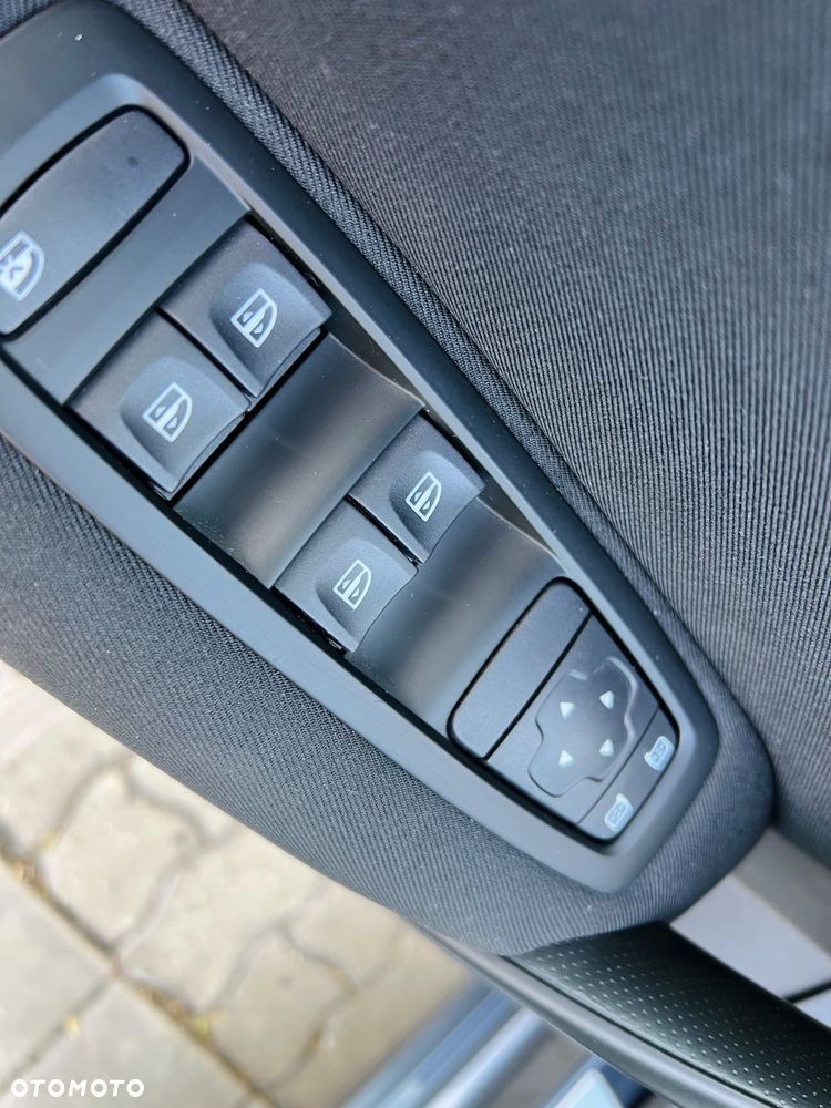 Renault Megane 1.3 TCe FAP Limited - 12