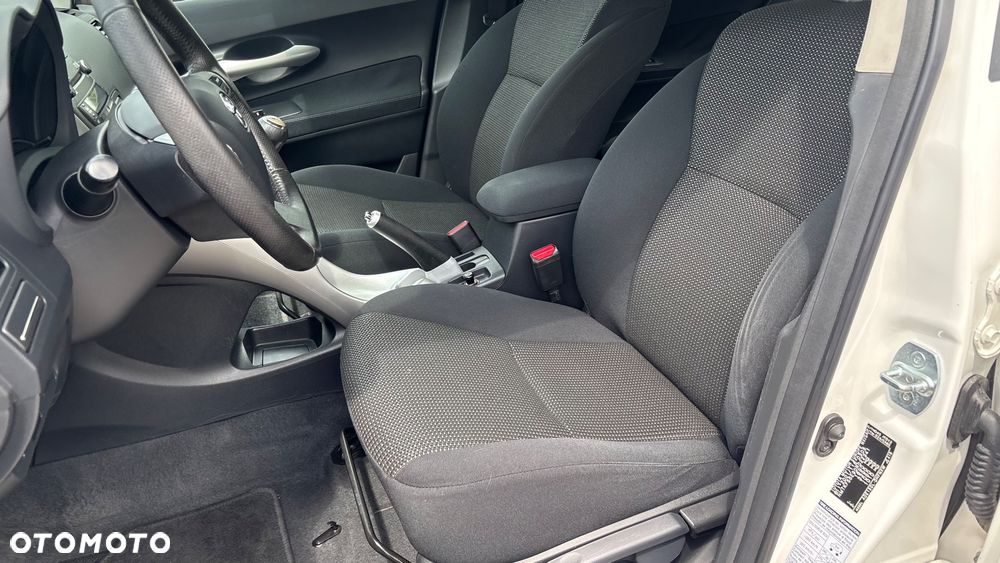 Toyota Auris 2.0 D-4D Executive - 26