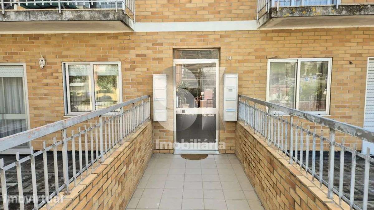 Apartamento T2+1 com Lugar de Garagem no Centro da Cidade da Maia - Grande imagem: 3/27