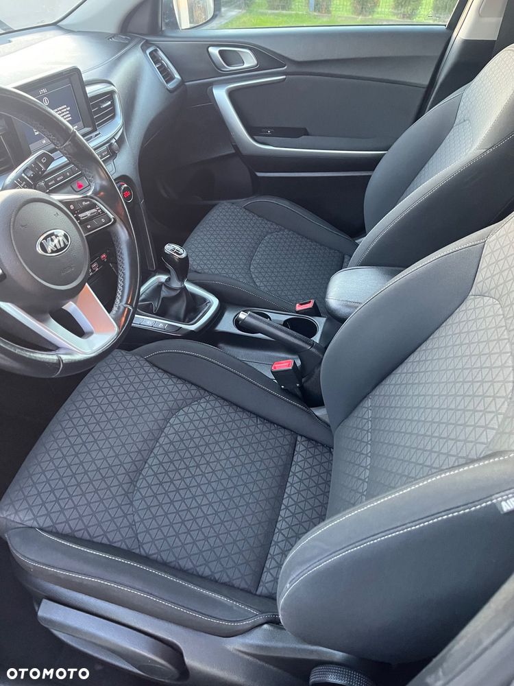 Kia Ceed - 14
