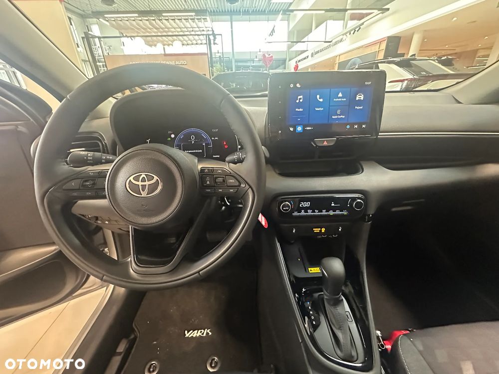 Toyota Yaris ver-hybrid-1-5-selection-style - 14