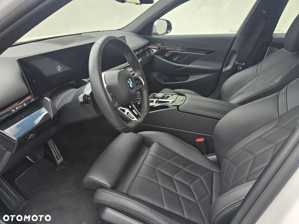 BMW Seria 5 520d xDrive mHEV M Sport - 9