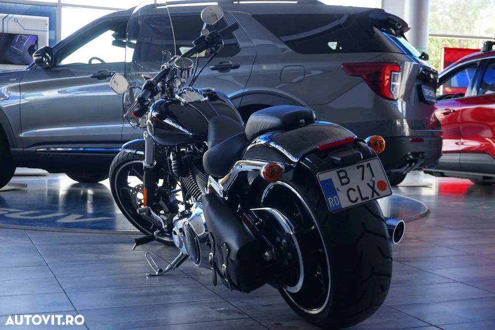 Harley-Davidson Softail Breakout FXSB - 2
