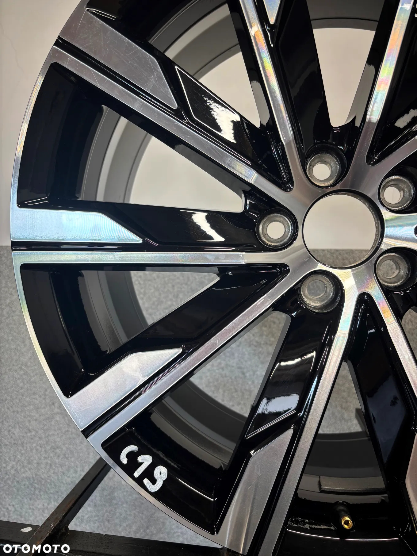 1 FELGA ALU. VOLVO V60,S60 R-GESIGN 20'' 8J ET45 - 7