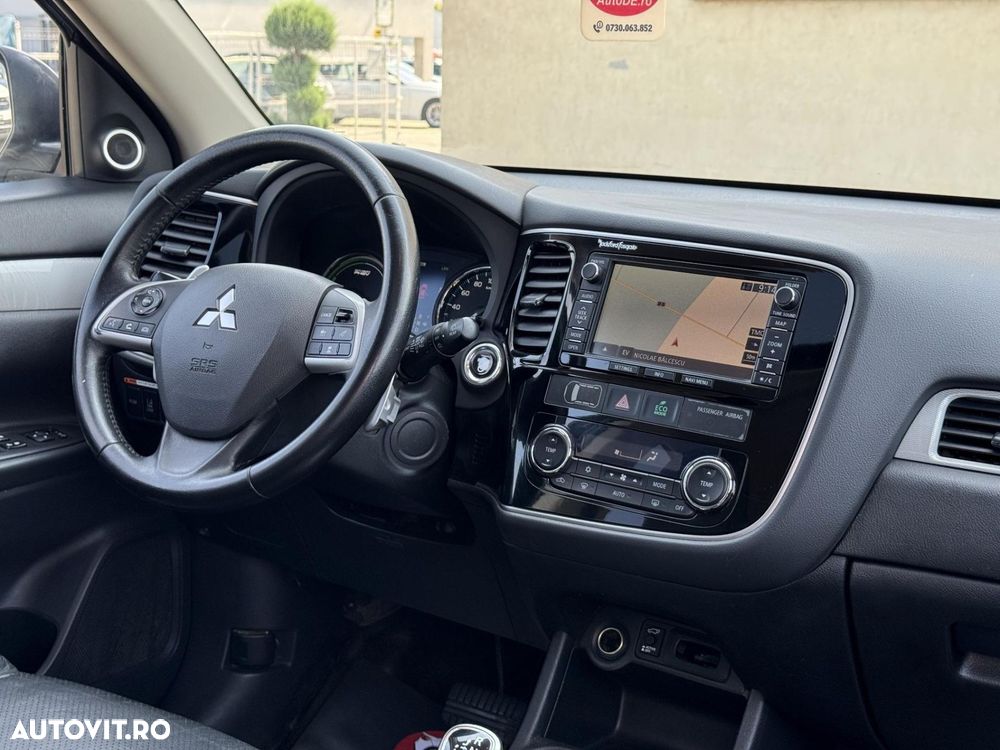 Mitsubishi Outlander - 7