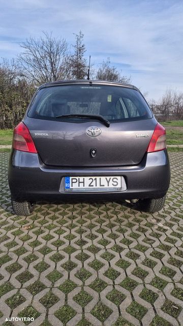 Toyota Yaris 1.3 Sol - 8