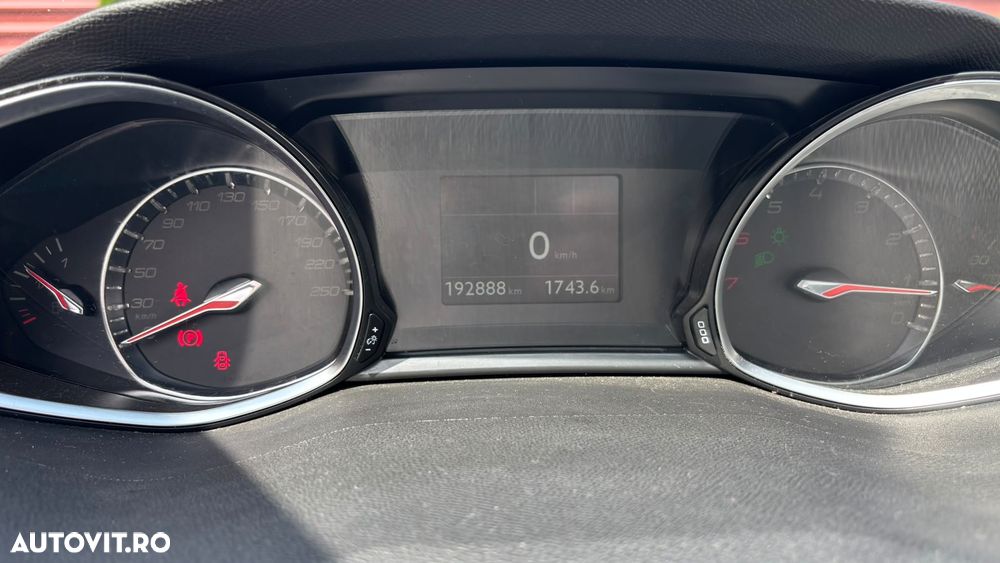 Peugeot 308 PureTech 130 GPF Stop & Start Allure Business-Paket - 22