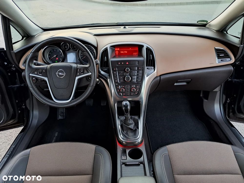 Opel Astra 1.4 Turbo Exklusiv - 9