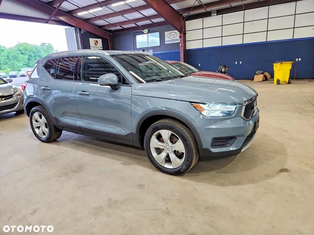 Volvo XC 40 T5 AWD Momentum - 4