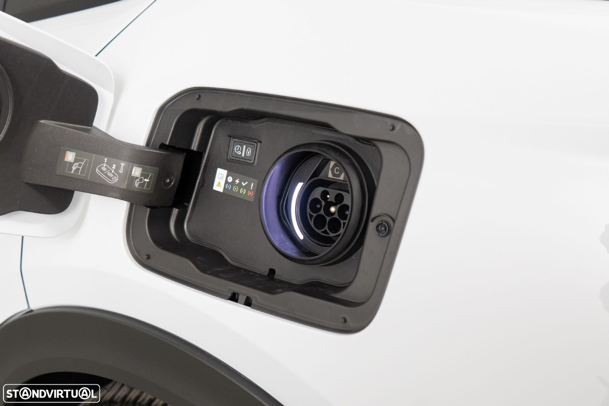 Peugeot 408 1.6 Hybrid GT e-EAT8 - 17