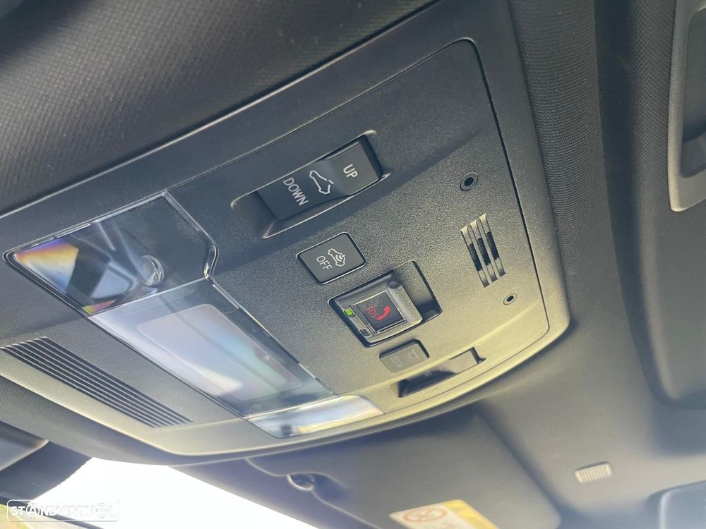 Lexus UX 250h Sport (Ecrã 12.3) - 34