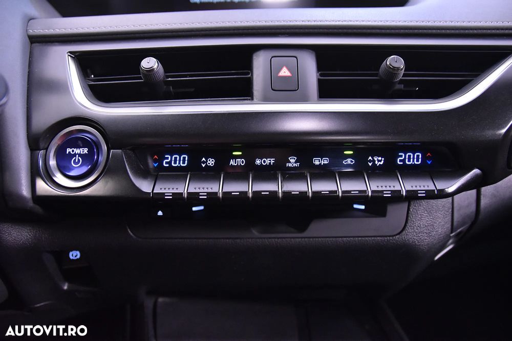 Lexus UX - 18
