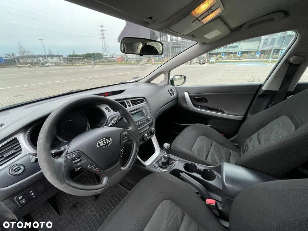 Kia Ceed - 10