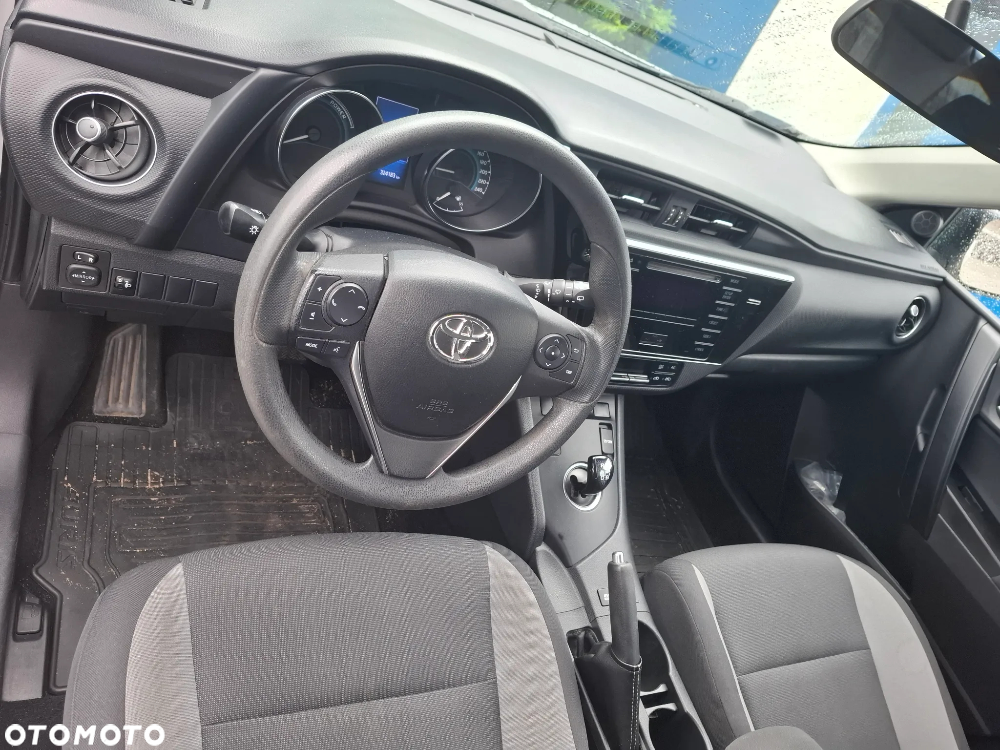 Toyota Auris Hybrid 135 Premium - 3