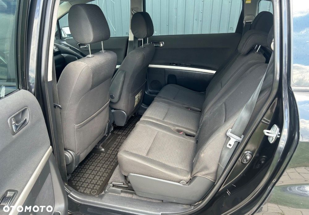 Toyota Corolla Verso - 12