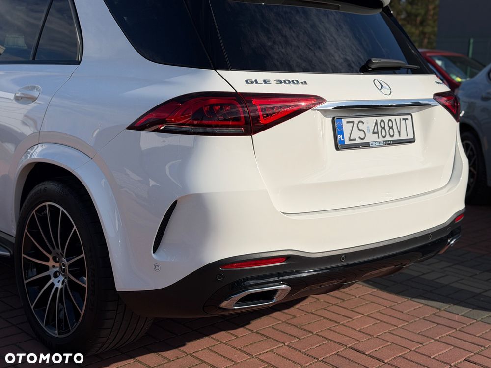 Mercedes-Benz GLE 300 d 4Matic 9G-TRONIC AMG Line - 29