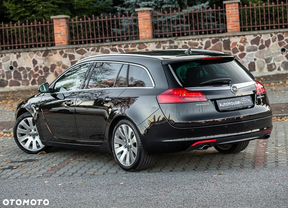 Opel Insignia 2.0 Turbo Sports Tourer 4x4 Automatik Cosmo - 3