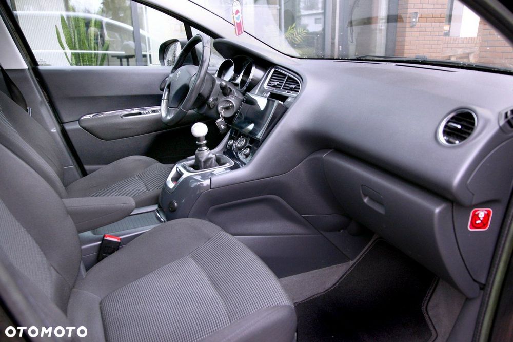 Peugeot 5008 1.6 THP Premium - 11