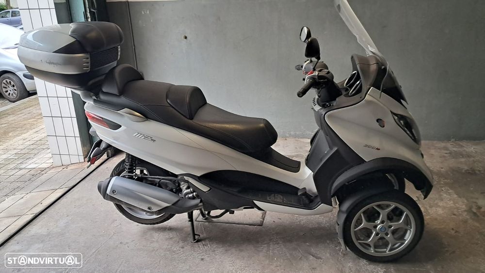 Piaggio MP3 - 2