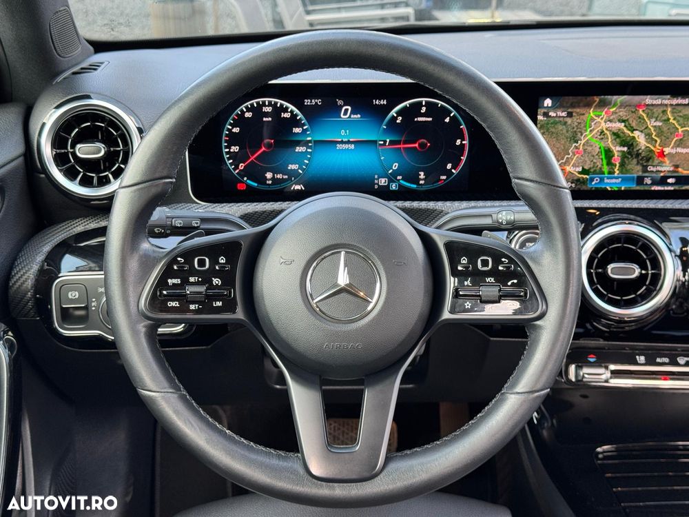 Mercedes-Benz A 180 d 7G-DCT AMG Line - 22