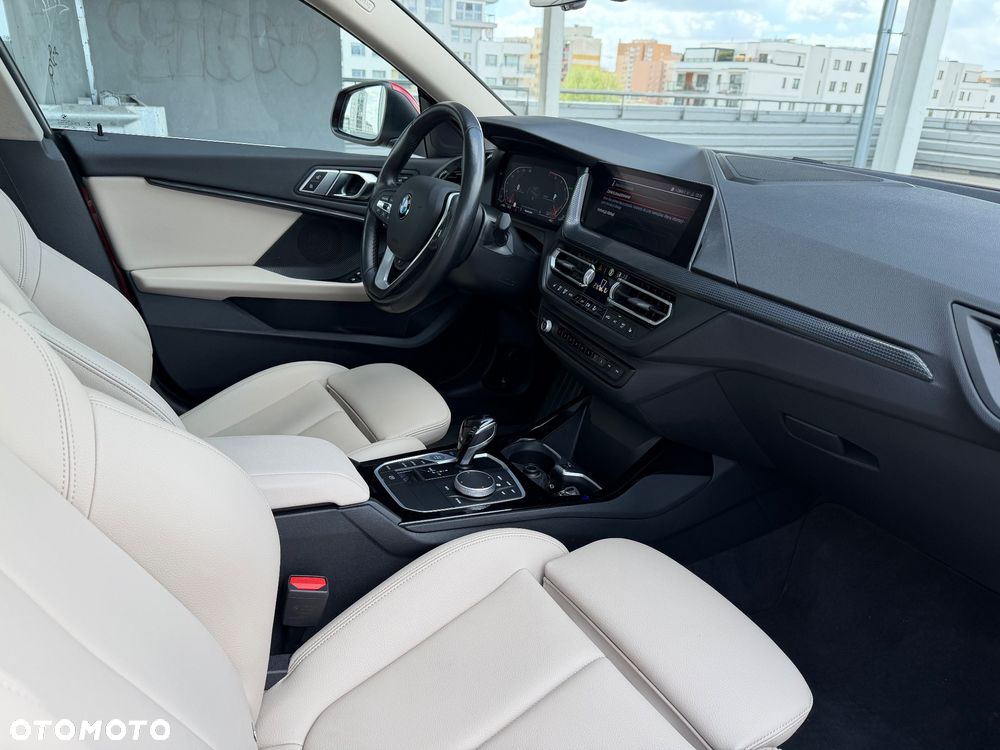 BMW Seria 2 218i Advantage - 23