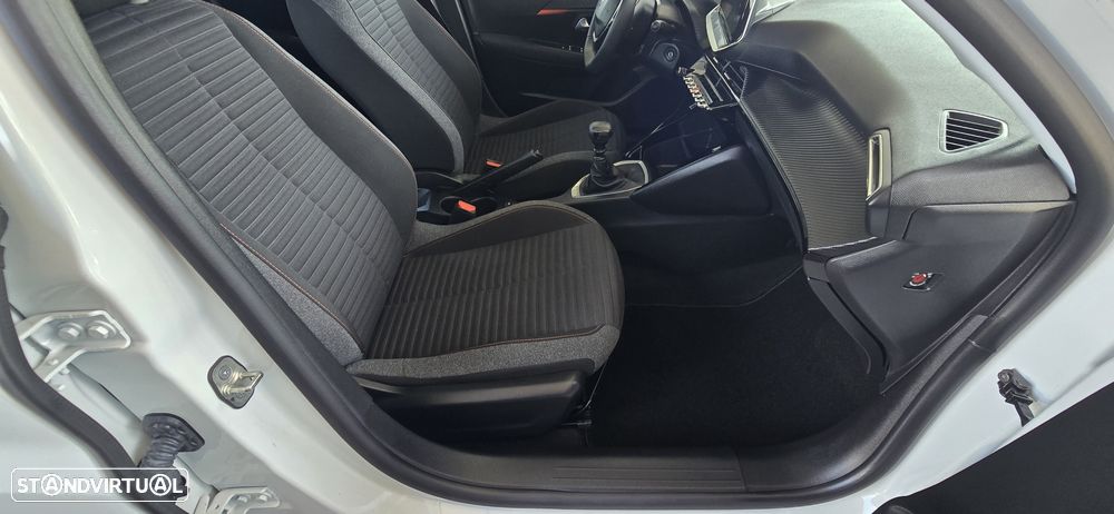 Peugeot 208 PureTech 100 Active Pack - 14